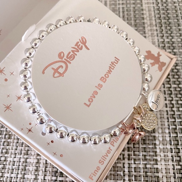 BRAND NEW Disney fine silver plated stretchy bracelet ❤️ Box included ❤️ - Picture 2 of 4